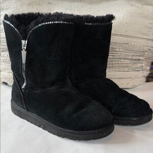 UGG Black Suede Winter Boots with silver zipper detail. Size 5 Fit 6 or 7.